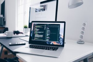 Lee más sobre el artículo El futuro de la tecnología: lo que necesitas saber sobre la IA